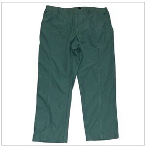 Kirkland Signature Women’s Size 14 Travel Pants Green Cargo Stretch Cropped